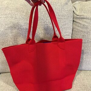 Rothy’s The Lightweight Tote in Lollipop Perf